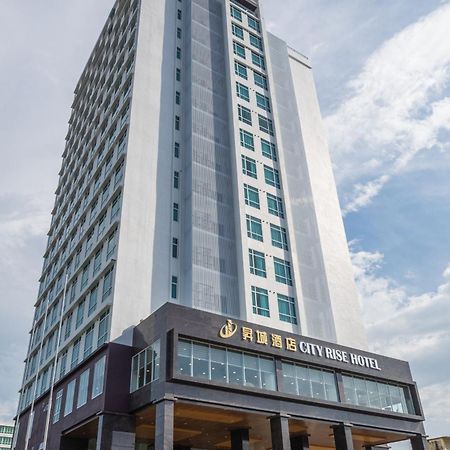 City Rise Hotel Miri Esterno foto