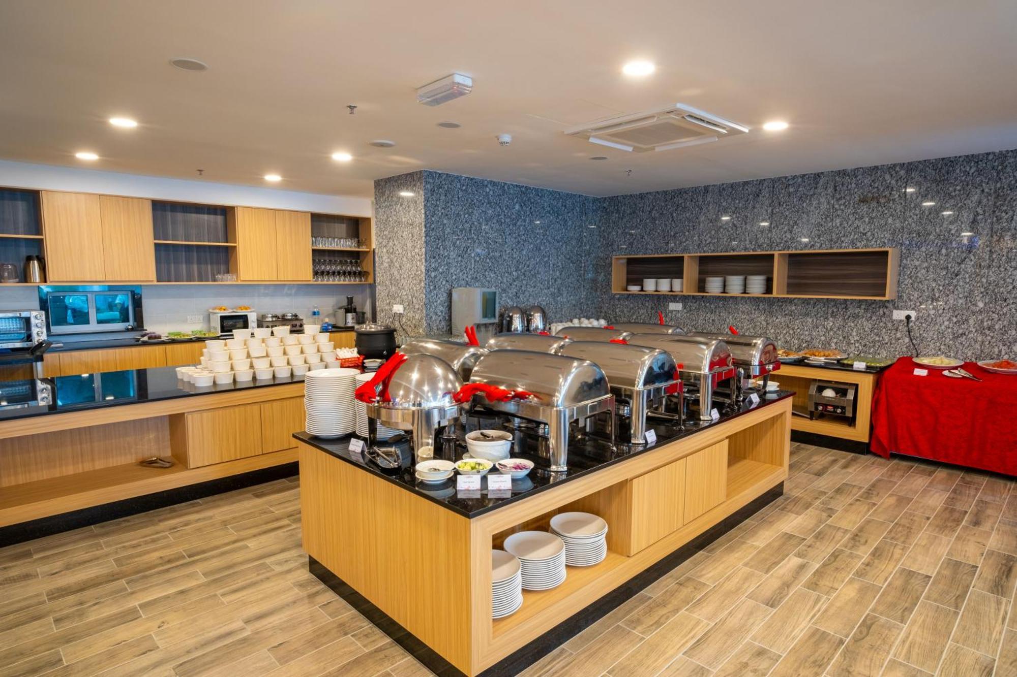 City Rise Hotel Miri Esterno foto