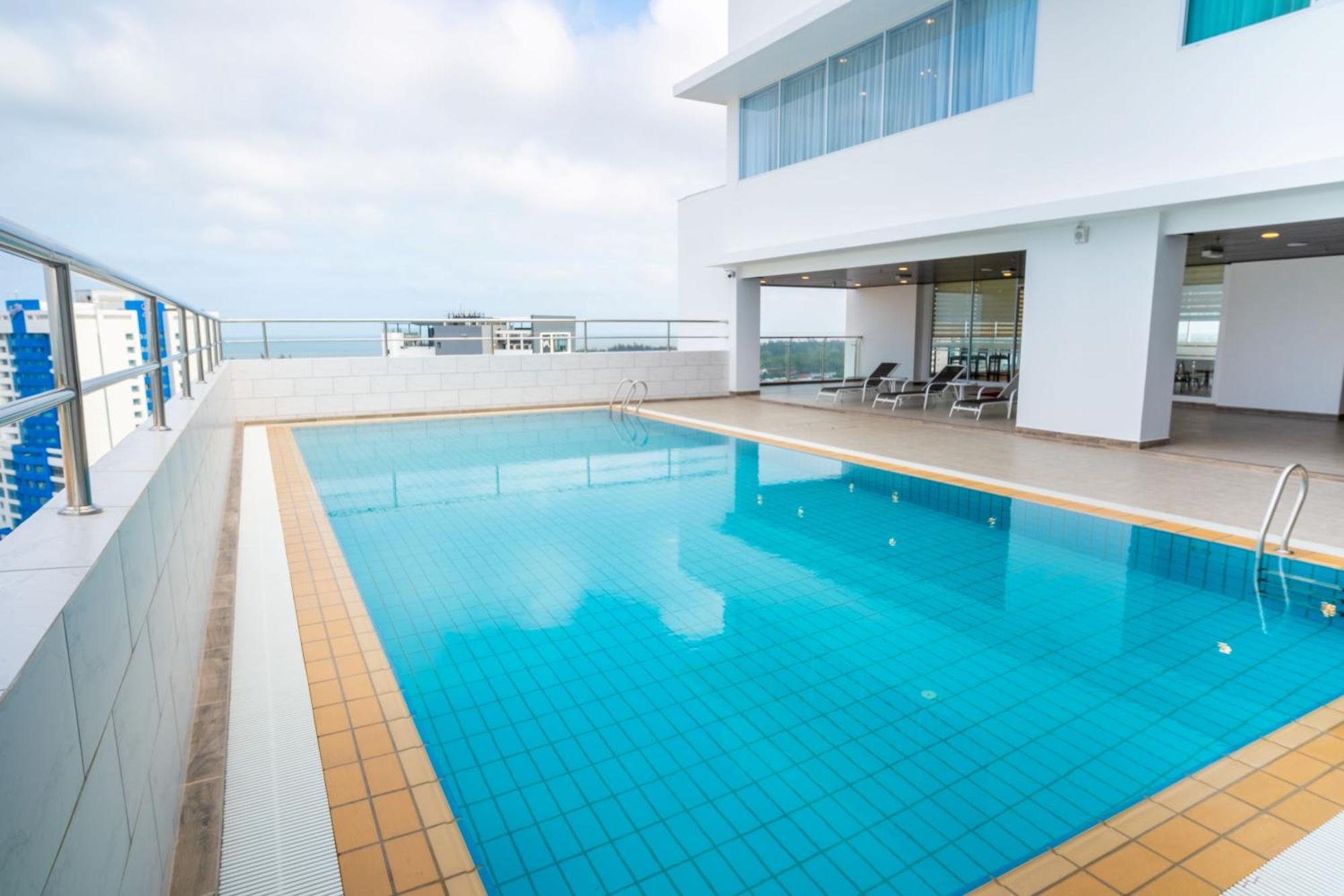 City Rise Hotel Miri Esterno foto